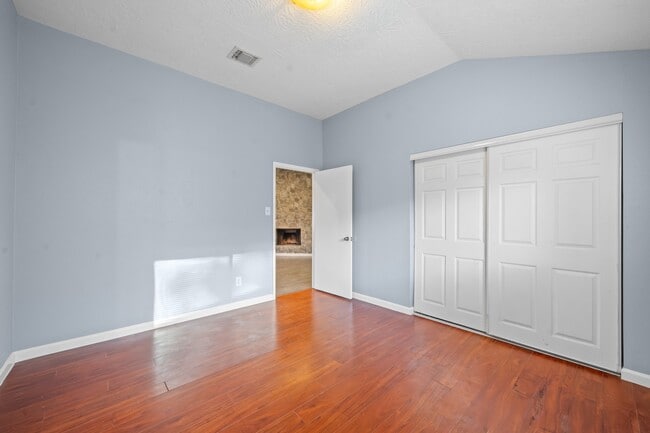 Building Photo - 11059 Landsbury Cir