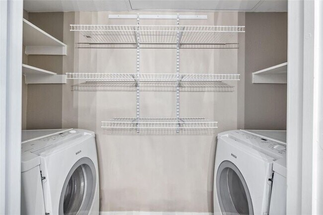 Building Photo - 4800 Northway Dr