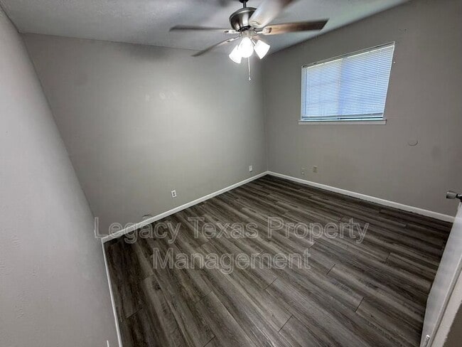 Building Photo - 1507 McAnear St