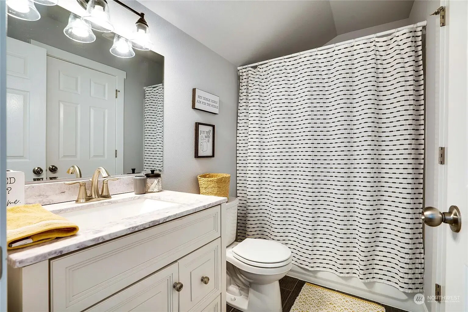 Building Photo - 640 N Anderson St