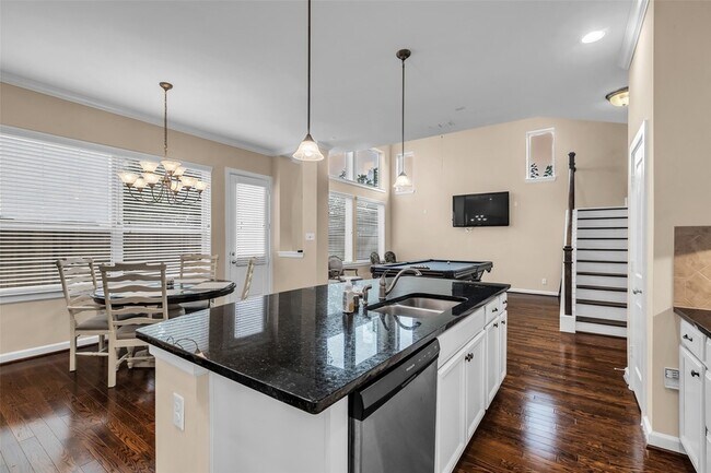 Building Photo - 8802 Narrow Leaf St