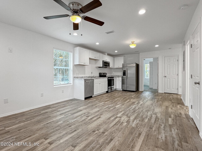 Building Photo - 2220 Flesher Ave