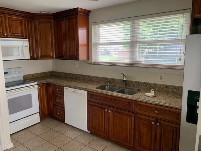 Building Photo - 3BR Ranch in Camp Hill
