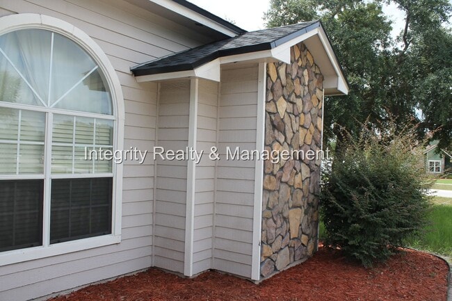 Building Photo - 3 bed/2.5 bath in Lake Asbury