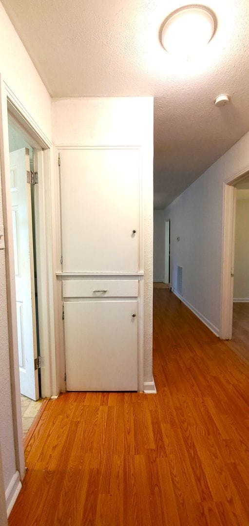 Building Photo - BRICK HOUSE!!! 3-bedroom, 1-bath, Close to...