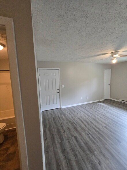 Building Photo - 3047 Simpson Rd