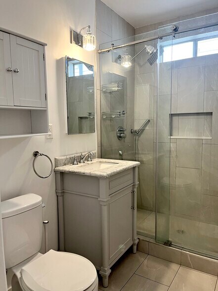 Bathroom - 416 Longfellow Ave
