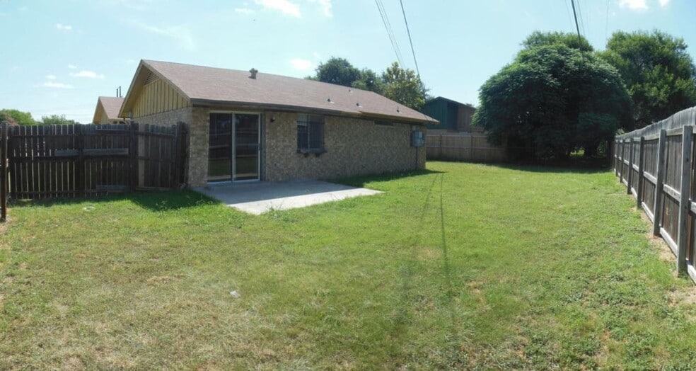 Building Photo - 504 Skyline Ave