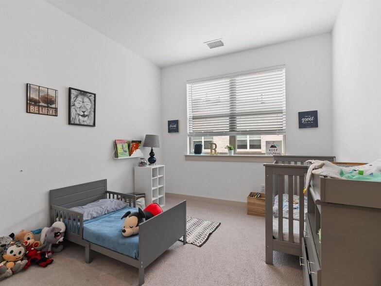 Building Photo - 607 Arapaho Dr
