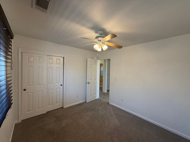 Building Photo - 4-bedroom Single Story home in Ripon!