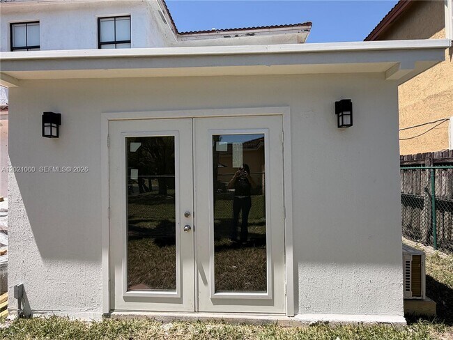 Building Photo - 16536 SW 54th St