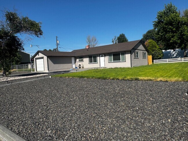 Building Photo - Single-Family Home with Attached Garage