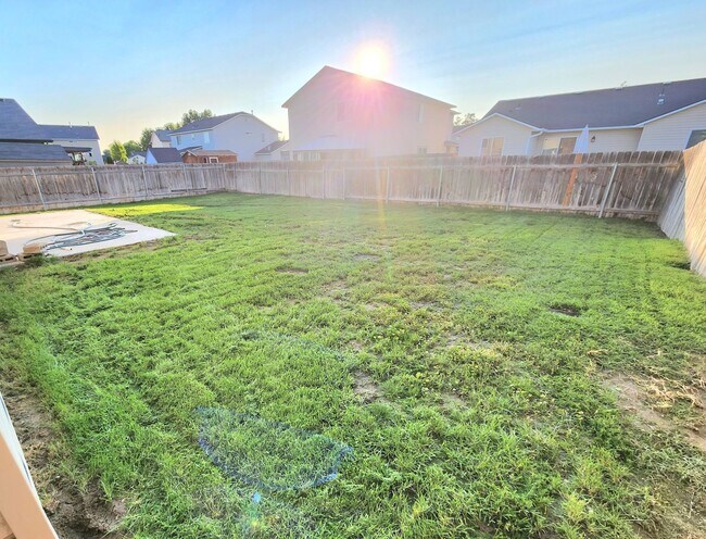 Building Photo - Move In Special- $500.00