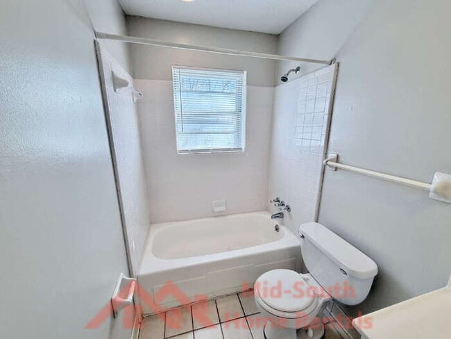 Building Photo - 7029 Tree Line Cove