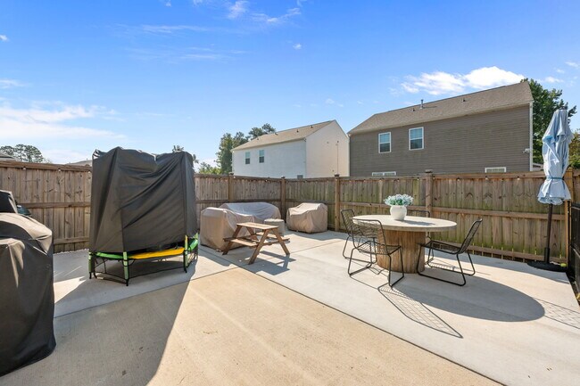 Building Photo - 1012 Kellie Ct