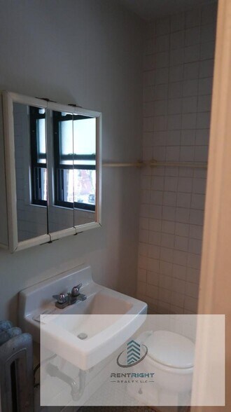 Building Photo - 2617 W Gunnison St