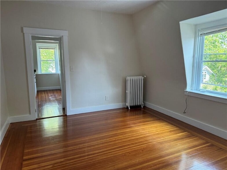 Building Photo - 26 Ayrault St