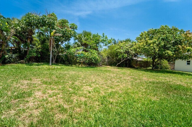 Building Photo - 306 Fernandina St
