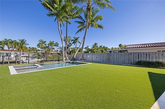 Building Photo - 1709 SW 5th Pl