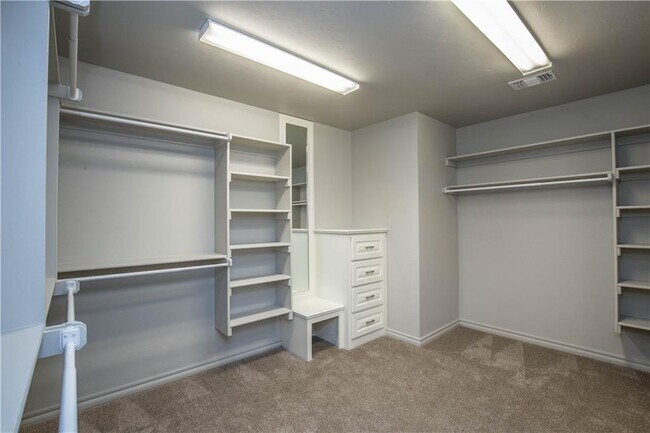 Building Photo - 2024 Sweetgrass Cir