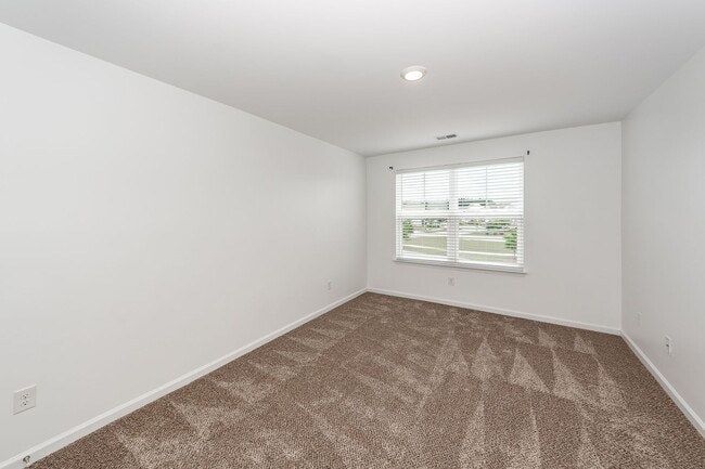 Building Photo - 715 Hilchot Dr