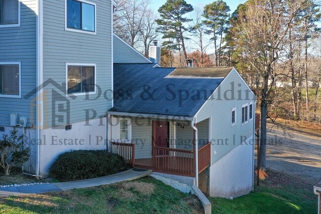 Building Photo - 3624 Heathrow Dr