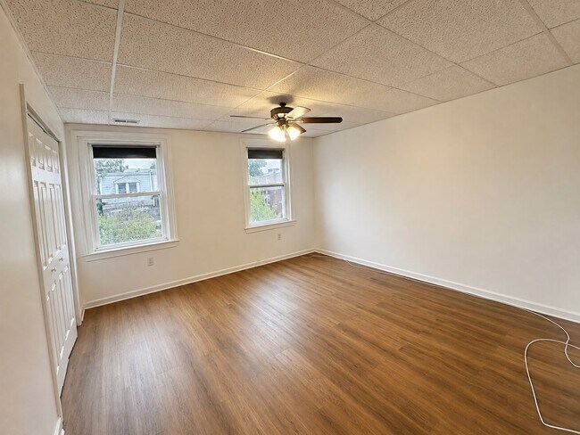 Building Photo - 2115 W Ontario St