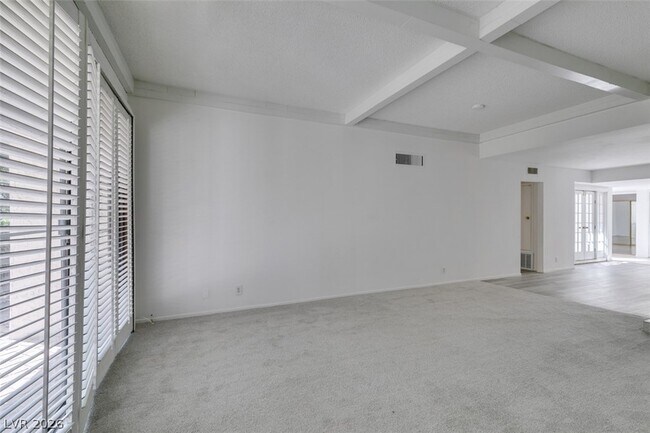 Building Photo - 3452 Pino Cir