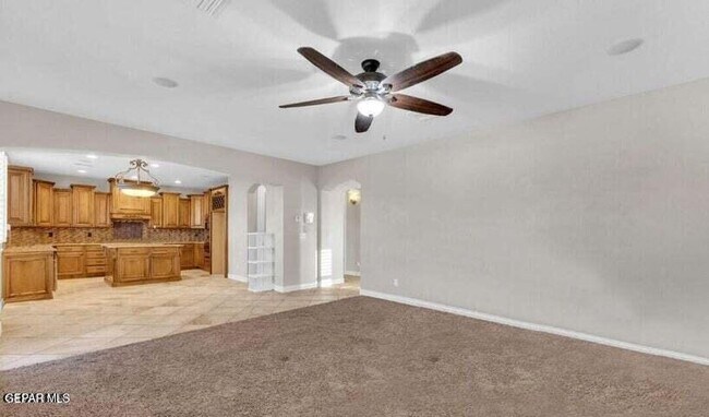 Building Photo - 841 Golden Edge Ct