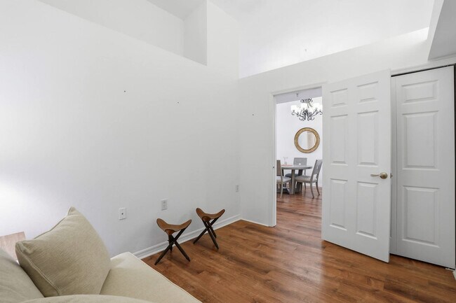 Building Photo - 4945 Cougar Ct S