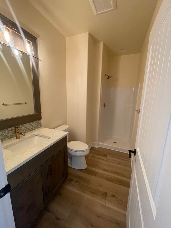 Building Photo - Newer Home in Shevlin West with Mountain V...