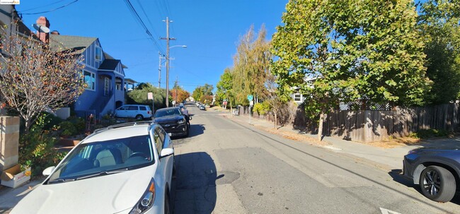 Building Photo - 3607 Ardley Ave