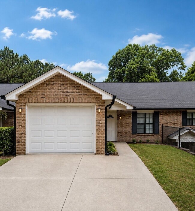 Building Photo - 4003 Hidden Hollow Dr