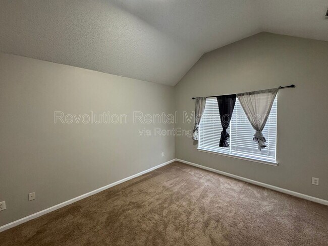 Building Photo - 1618 Village Pl Cir NE
