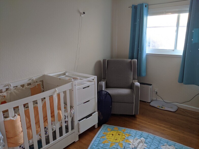 Building Photo - 3437 Gavota Ave