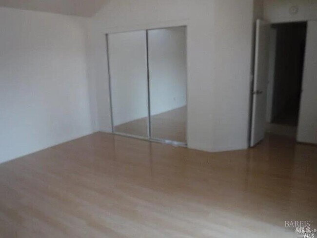 Building Photo - 312 Larkspur Dr