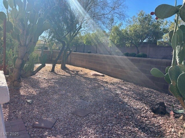 Building Photo - 1200 Valerio Ln