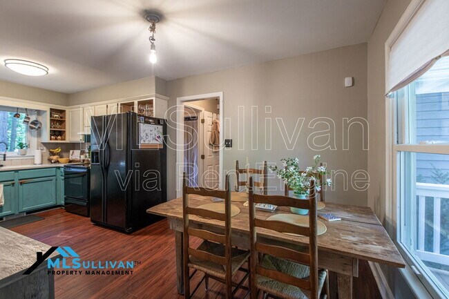 Building Photo - 5623 Lake Elton Rd