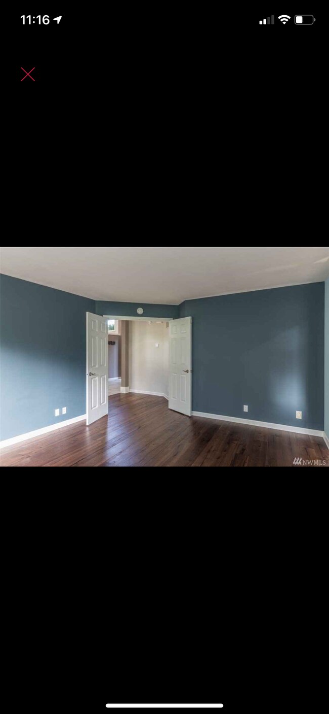 Building Photo - 180 Greenview Ln