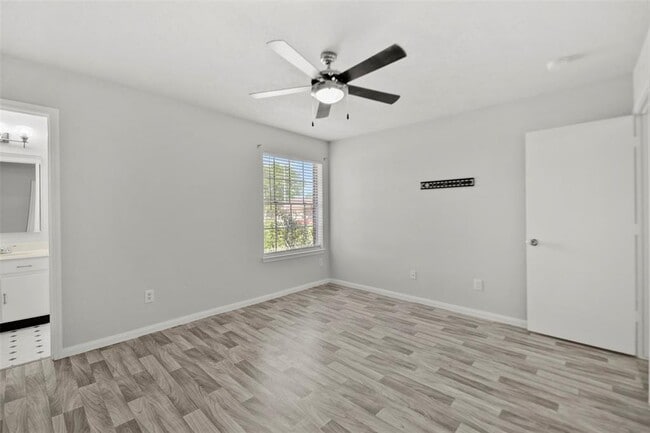 Building Photo - 12803 Rockford Dr
