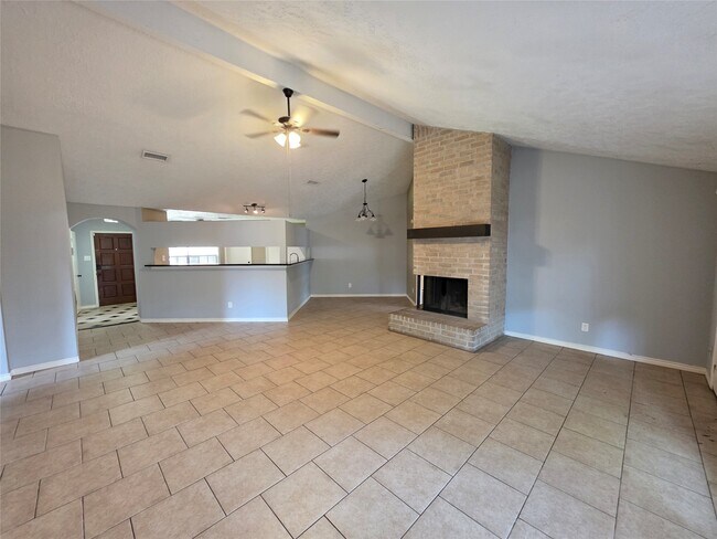 Building Photo - 8607 Knoll Forest Dr