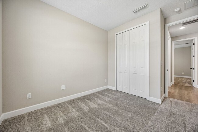 Building Photo - 75565 Blackbird Dr