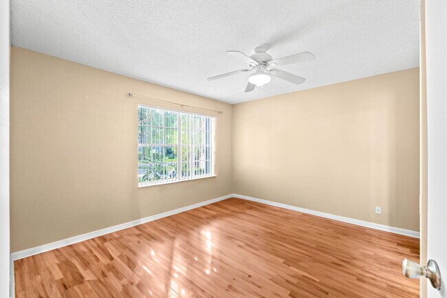 Building Photo - 12210 Dartmoor Dr