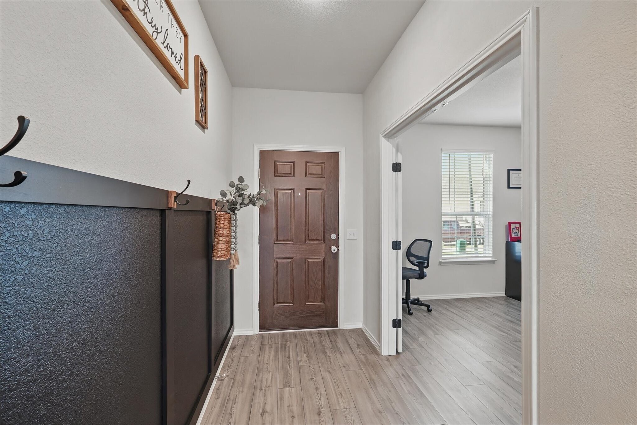 Building Photo - 802 Feldspar Way