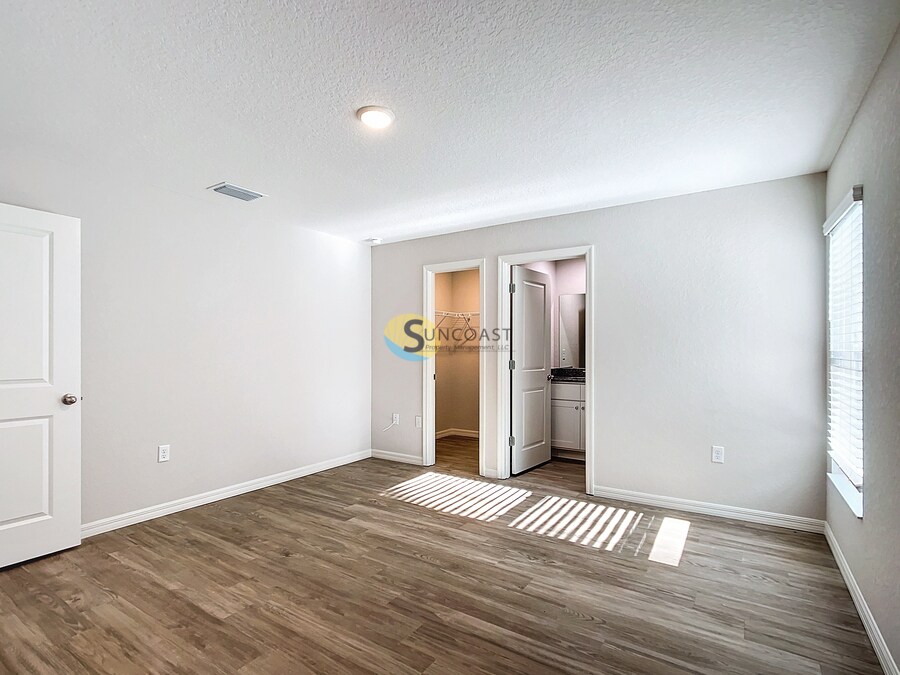 Building Photo - 587 Marion Oaks Pass