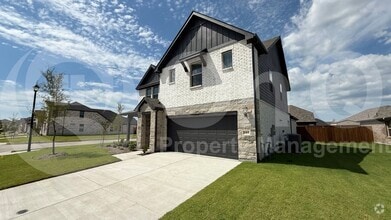 Building Photo - 685 Briar Dr