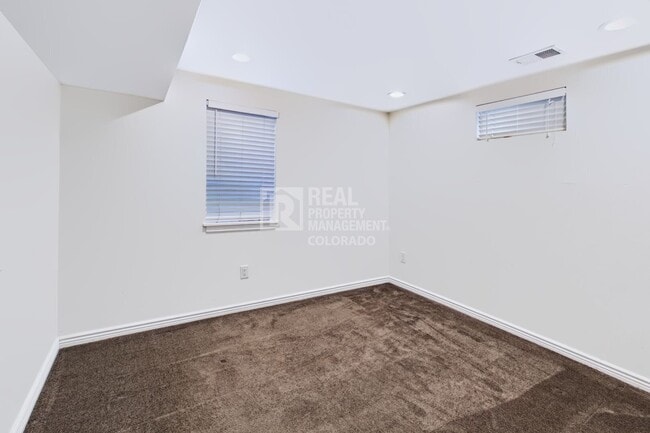 Building Photo - 660 Omega Ln