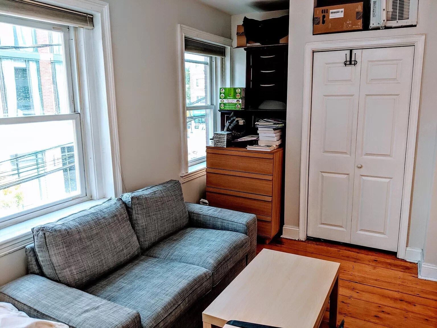Front BR - sofa coffee table - 6 Porter Rd