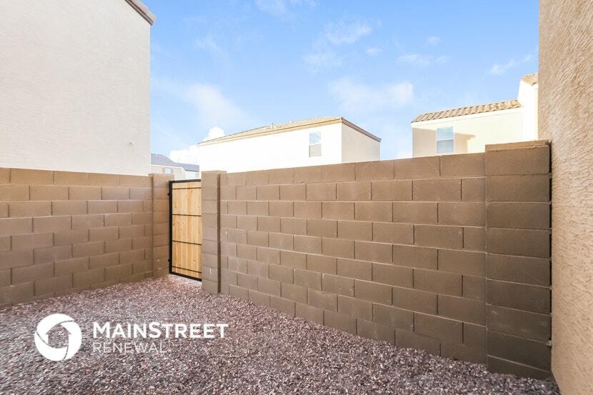 Building Photo - 3923 S 82nd Dr