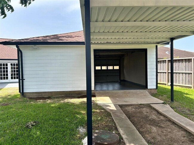 Building Photo - 1601 Washington Dr